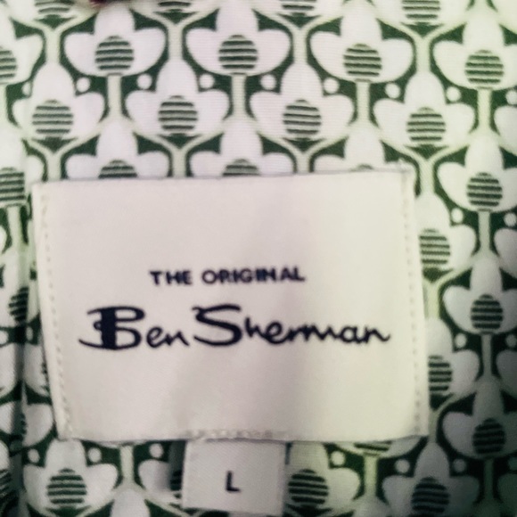 Ben Sherman dress shirt white and green - Picture 2 of 3